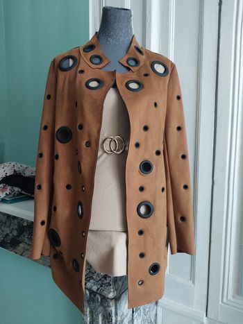 L ensemble veste et robe moulante