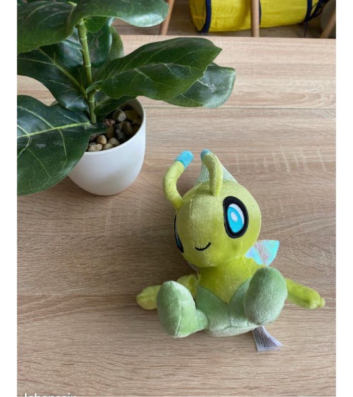 Peluche Pokemon célebi
