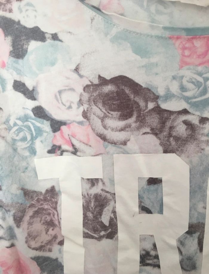 t-shirt à motifs floral pastel avec inscription en blanc, 10/12 ans, H&M - photo numéro 3