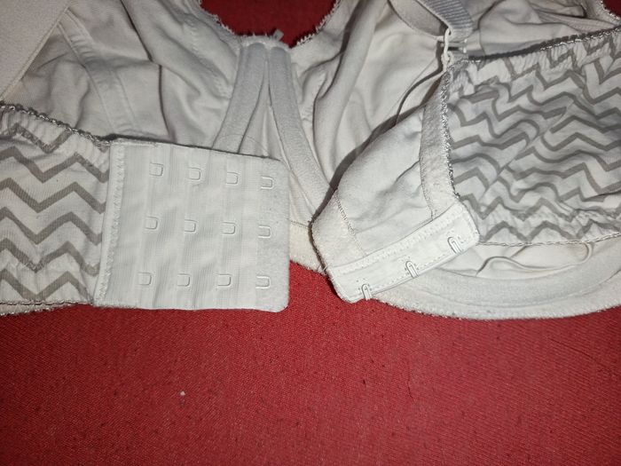 Soutien gorge d'allaitement blanc et gris - photo numéro 5