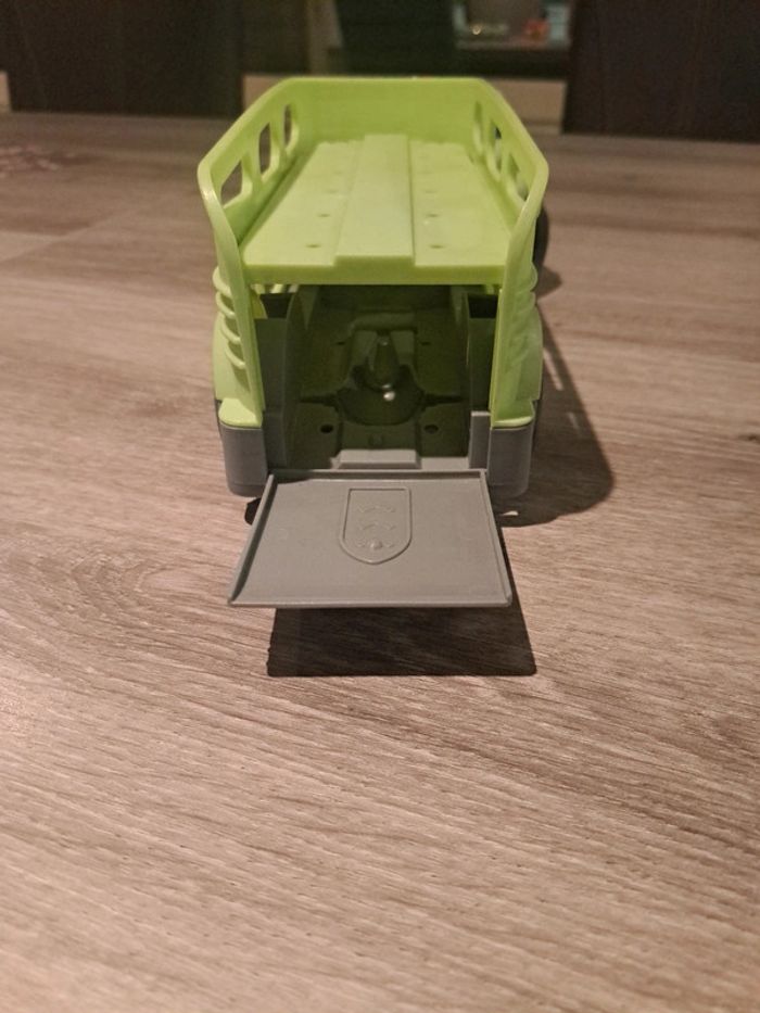 Camion qui fait du bruit - photo numéro 5