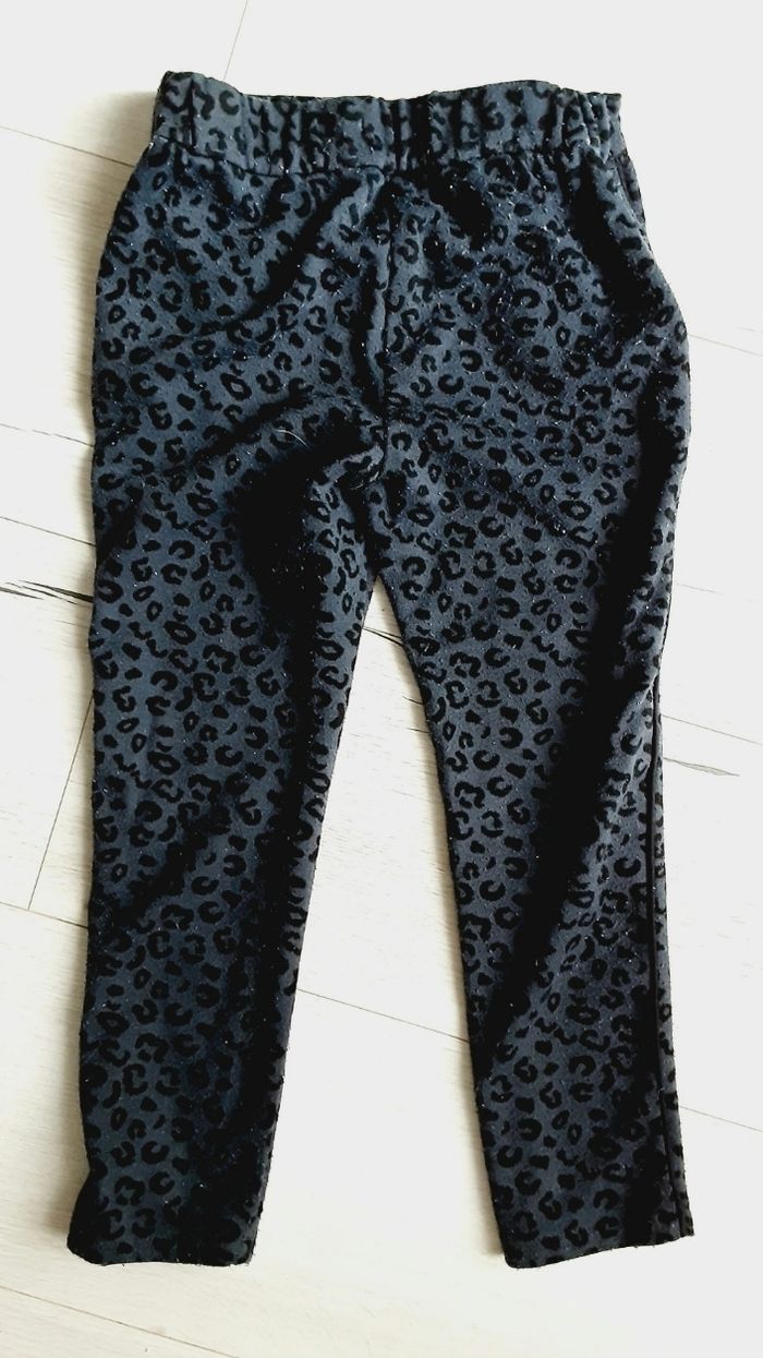 Vêtement fille pantalon gris motif léopard Gémo 5 ans - photo numéro 3
