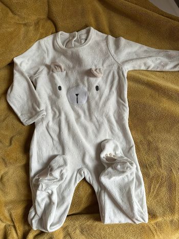 Pyjamas 1 pièce velours neuf taille 3 ans