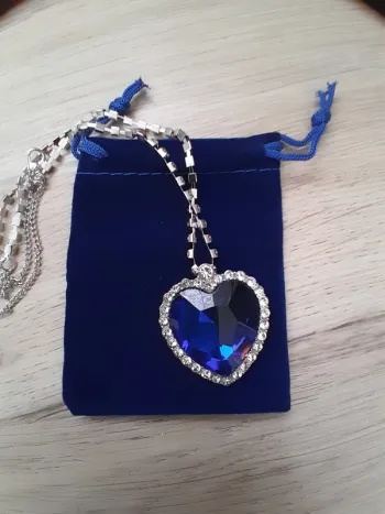 Collier Titanic, collier coeur de l'océan porté par Rose dans le film