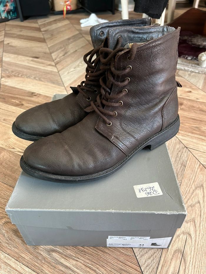 Paires de bottines Hexagone