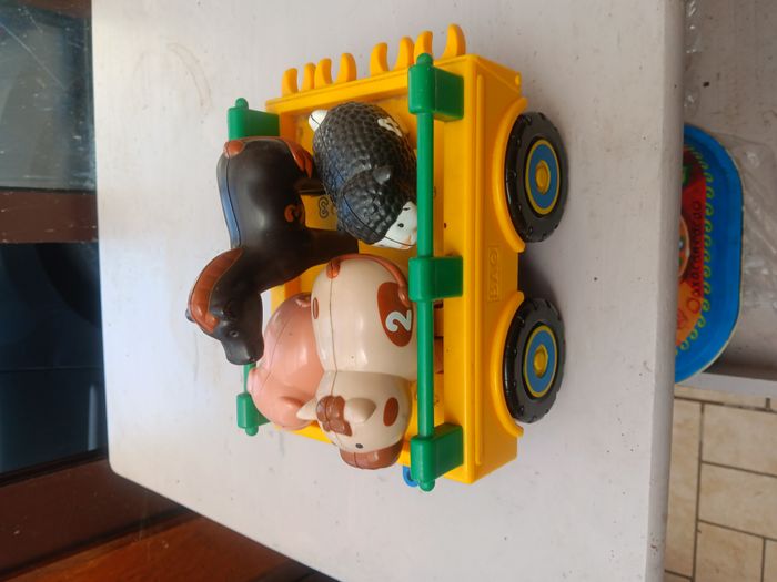 tracteur avec remorque et animaux - photo numéro 3