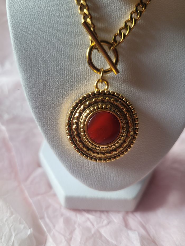 Collier upcyclé avec un joli bouton chiné. - photo numéro 2