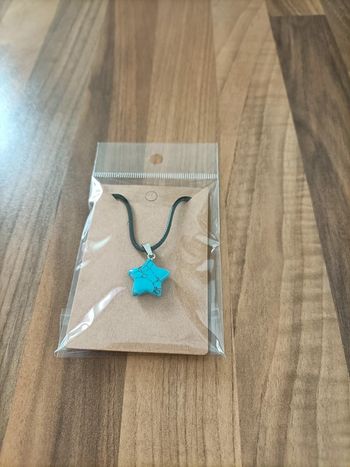 Collier neuf pendentif étoile pierre naturelle bleue turquoise