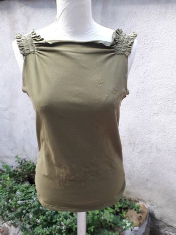 Tee-shirt kaki, broderie sur le devant