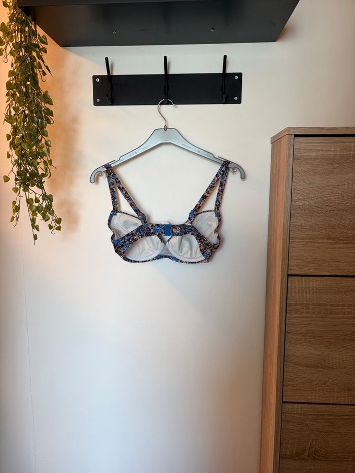 Haut de maillot de bain Etam taille Be70d ou fr85d - photo numéro 2