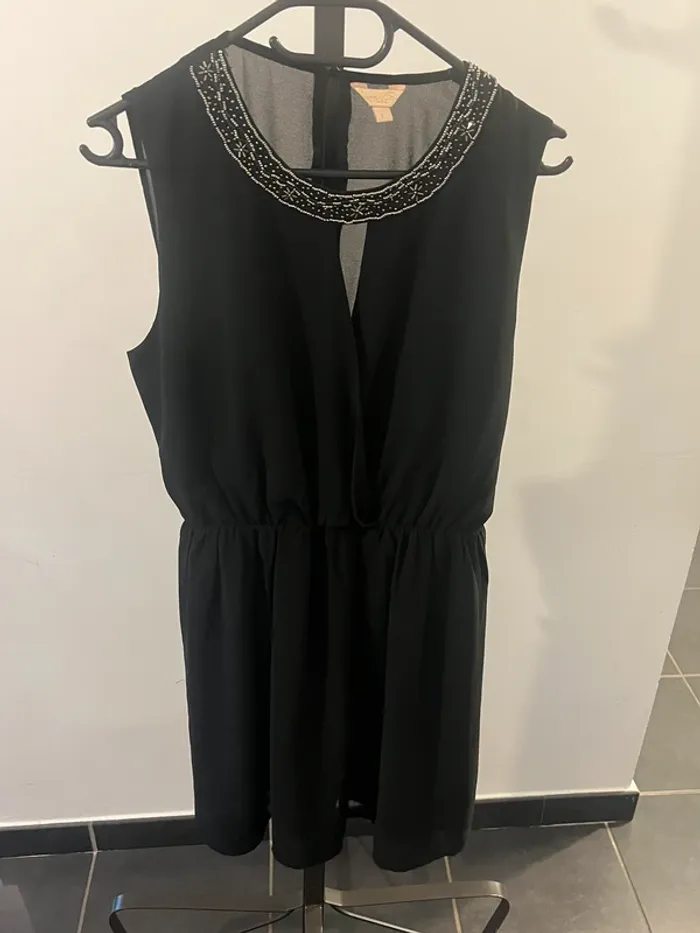 Tunique/robe noire ajourée à perles Taille L