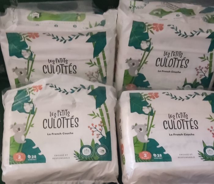 4 paquets de couches  les petits culottés taille 2