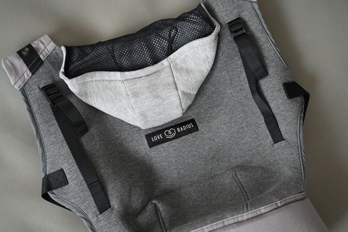 Porte-bébé Love Radius HoodieCarrier Flannel Grey 0-36+ - photo numéro 3