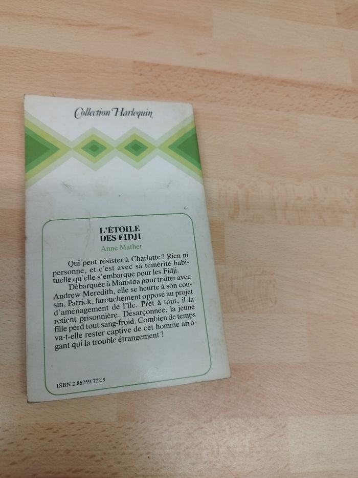 Collection Harlequin

L'ÉTOILE DES FIDJI - photo numéro 2