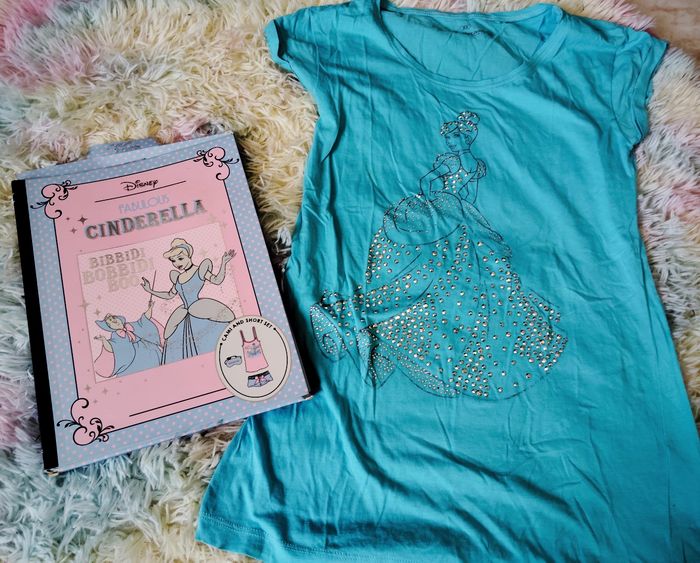 Coffret pyjama et top cendrillon disney Disneyland - photo numéro 1