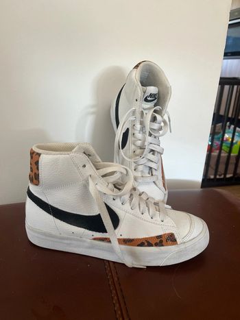 Baskets Nike montante léopard