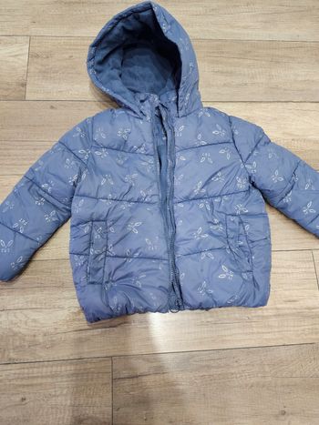 Très belle doudoune fille, couleur bleu,  taille 6 ans. Marque Cool club. Rres bon état