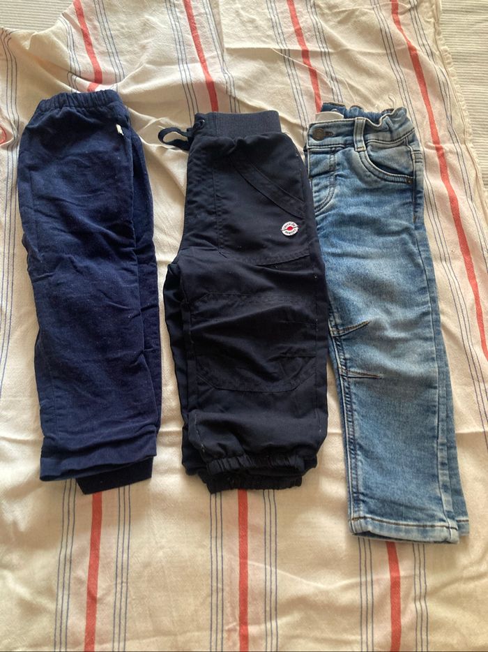 Lot 3 pantalons 12/18 mois