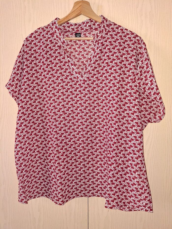 Blouse rouge et blanche taille 1XL