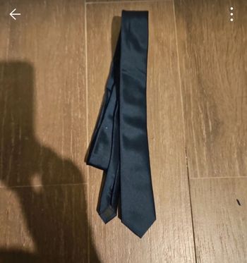 Cravate marine pour enfants 