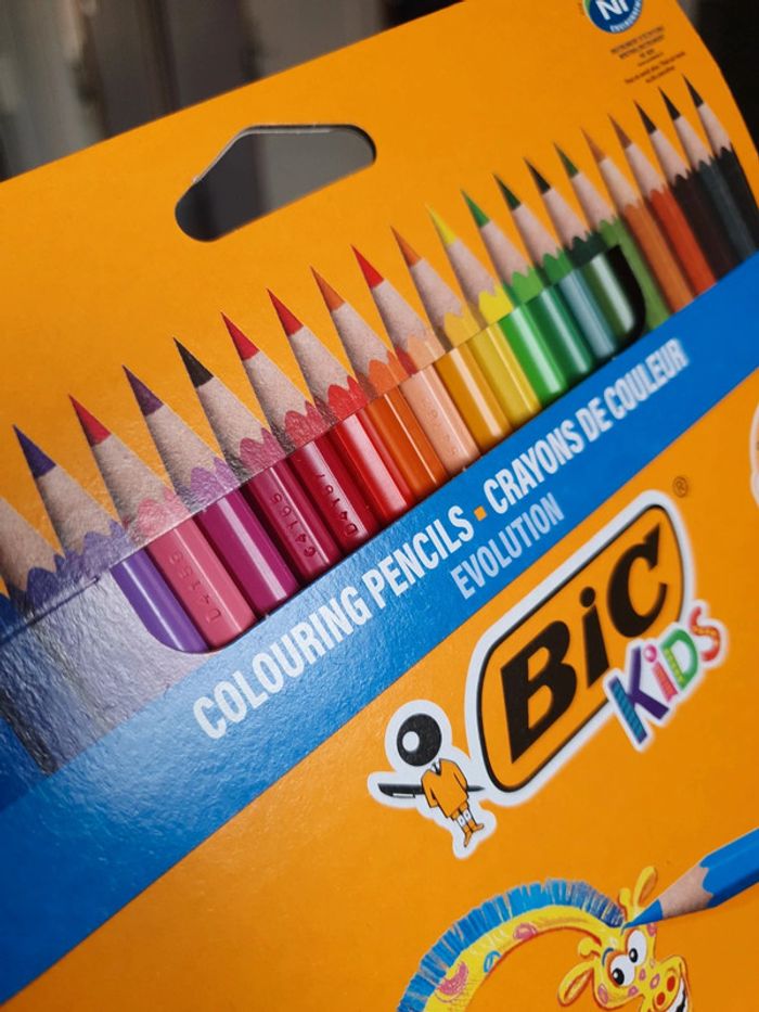 24 Crayons de couleurs évolution bic - photo numéro 3