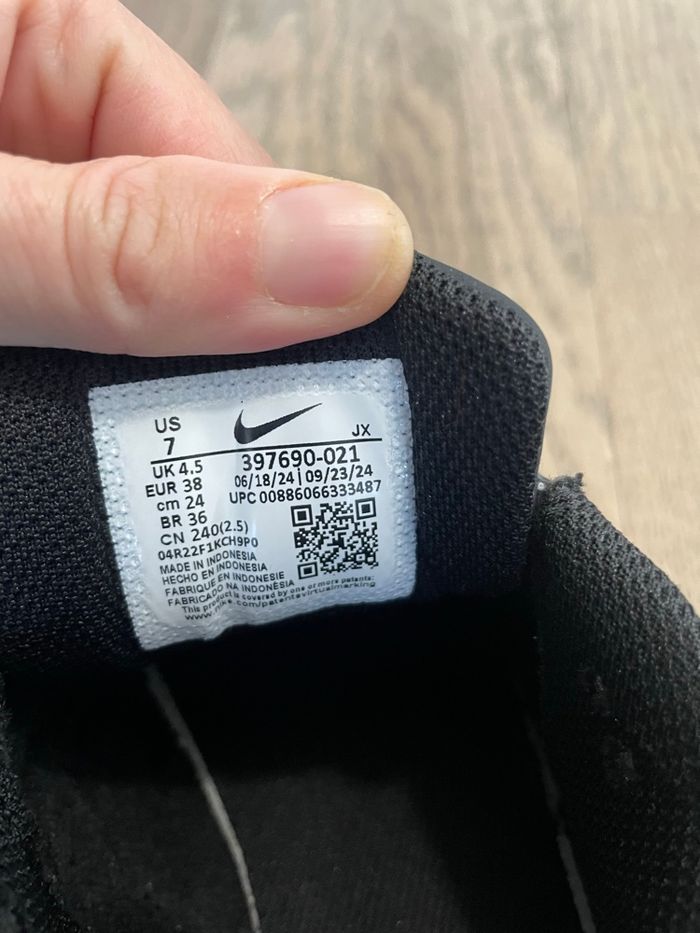 Basket femme 38 Nike air max neuve - photo numéro 7