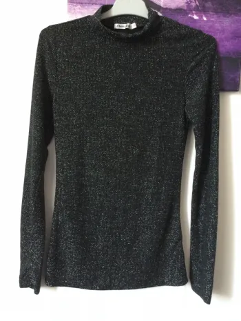 Haut noir brillant T38