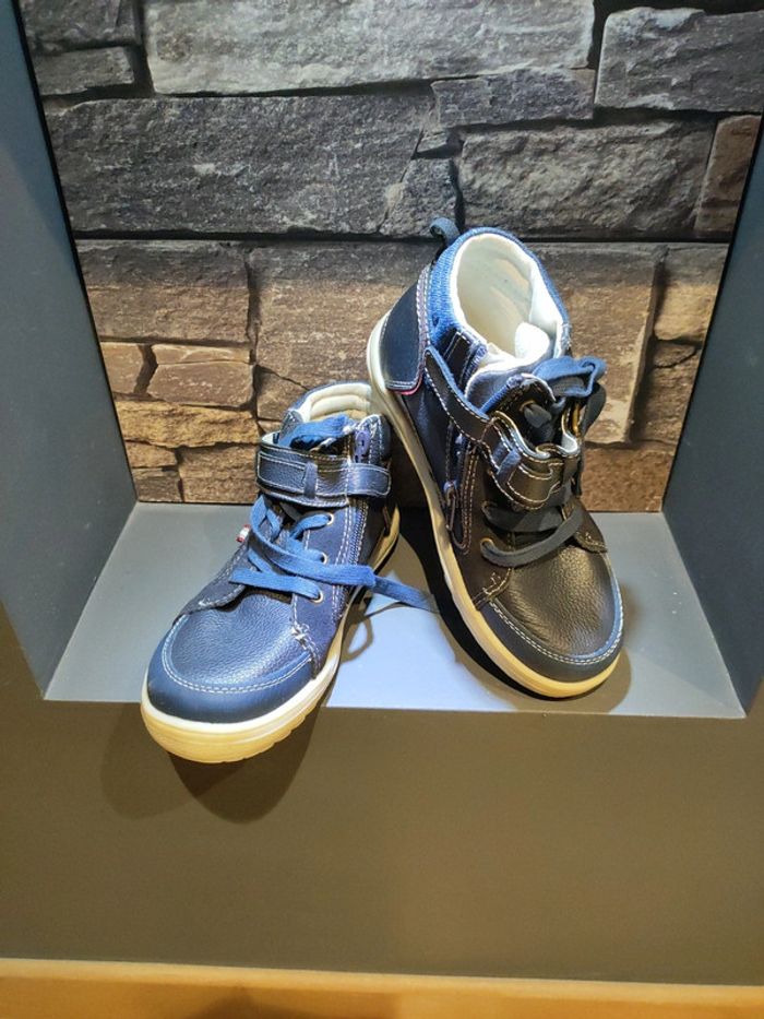 Chaussures montantes garçon 32 neuves