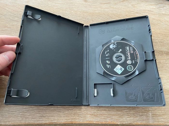 Geist nintendo gamecube - photo numéro 2