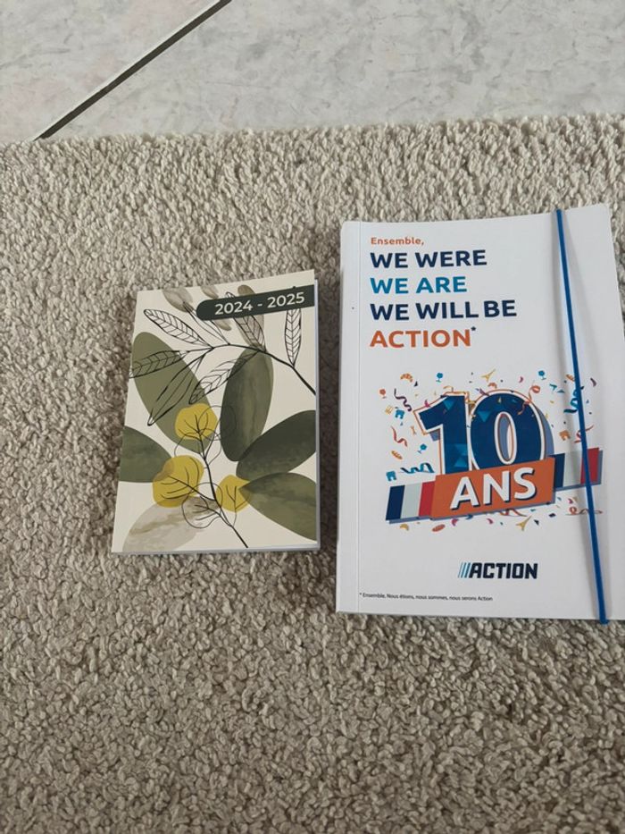 Lot agenda, bloc notes et bon commande LR neuf