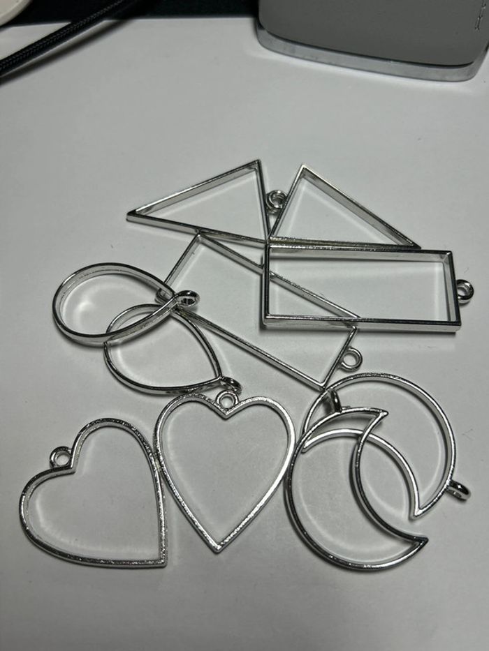 A778, Breloques moules pour création de résine