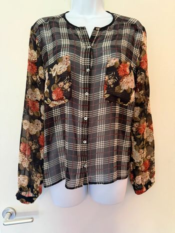 Chemise à carreaux et fleuri Mango