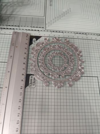 Lot de dies matrice de découpe scrapbooking love 2 craft rond décoré