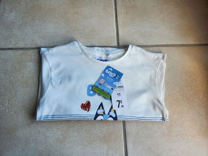 T-shirt Bluey taille 5 ans - photo numéro 4