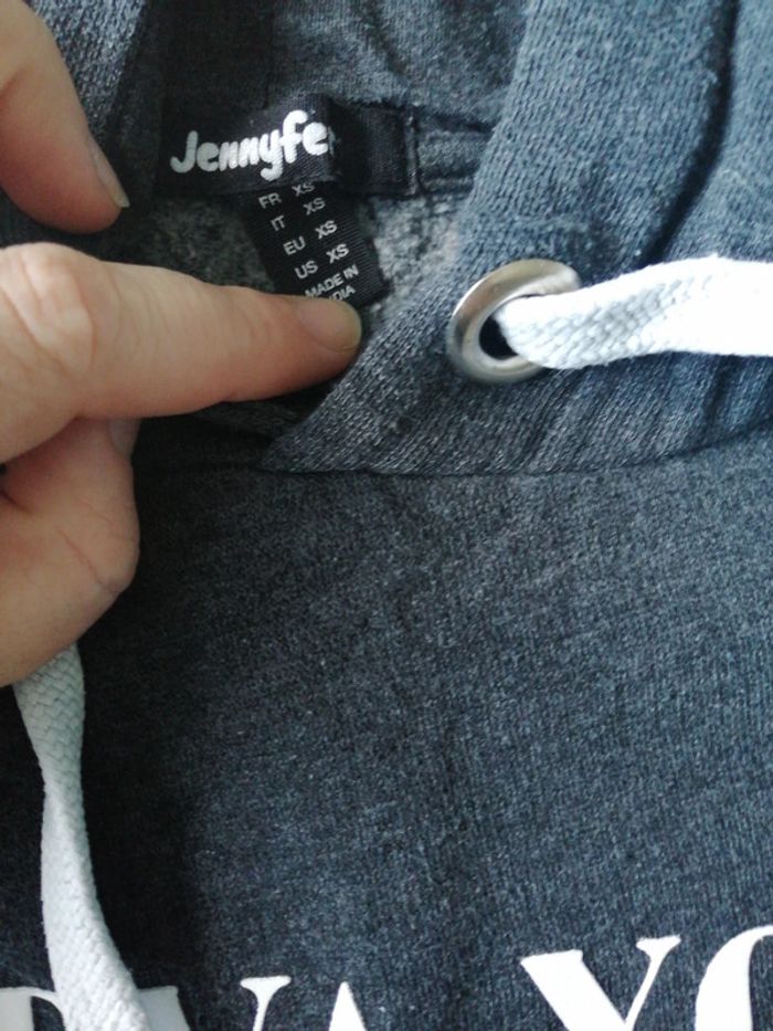 Sweat à capuche taille xs - photo numéro 2