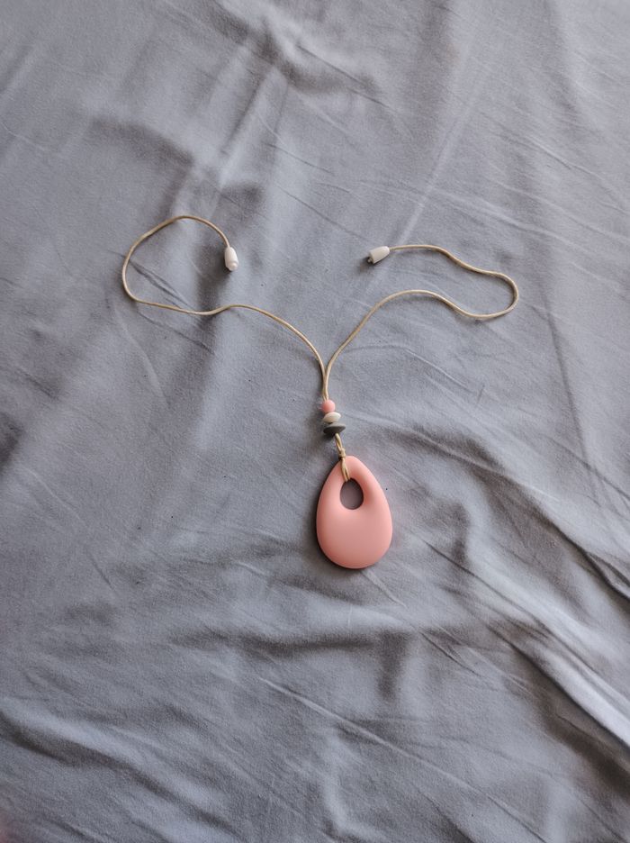 Collier d'allaitement en silicone - photo numéro 2