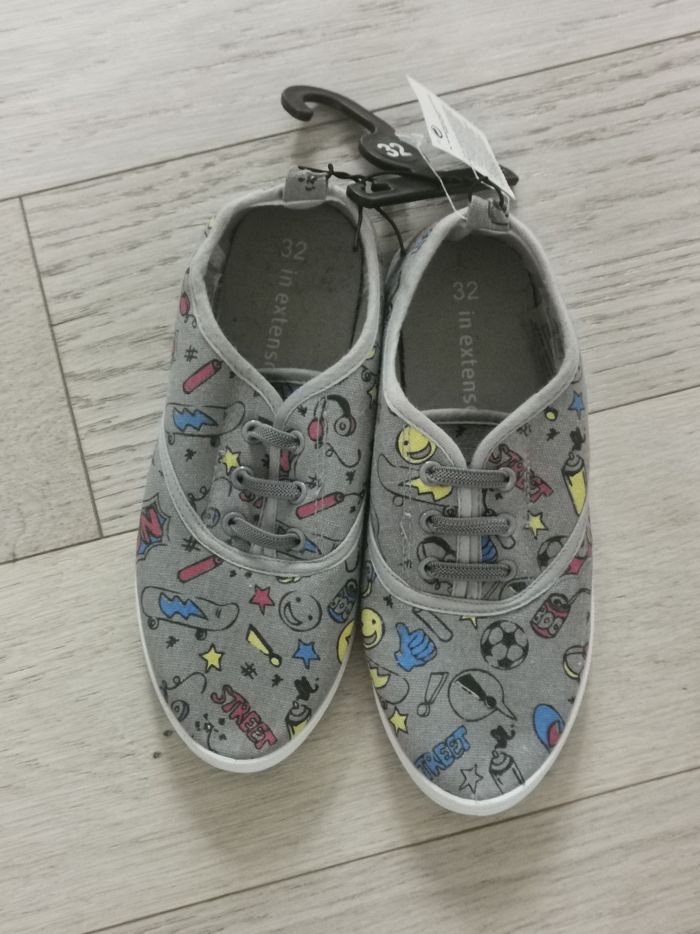 Chaussures en toile grises