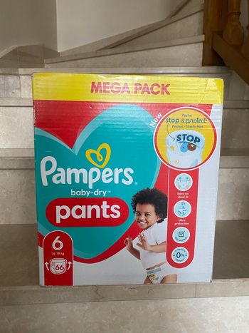 Couches pampers taille 6 pants