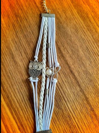 Bracelet hibou blanc multi-liens fantaisie – perle & symbole infini – bijou tendance femme