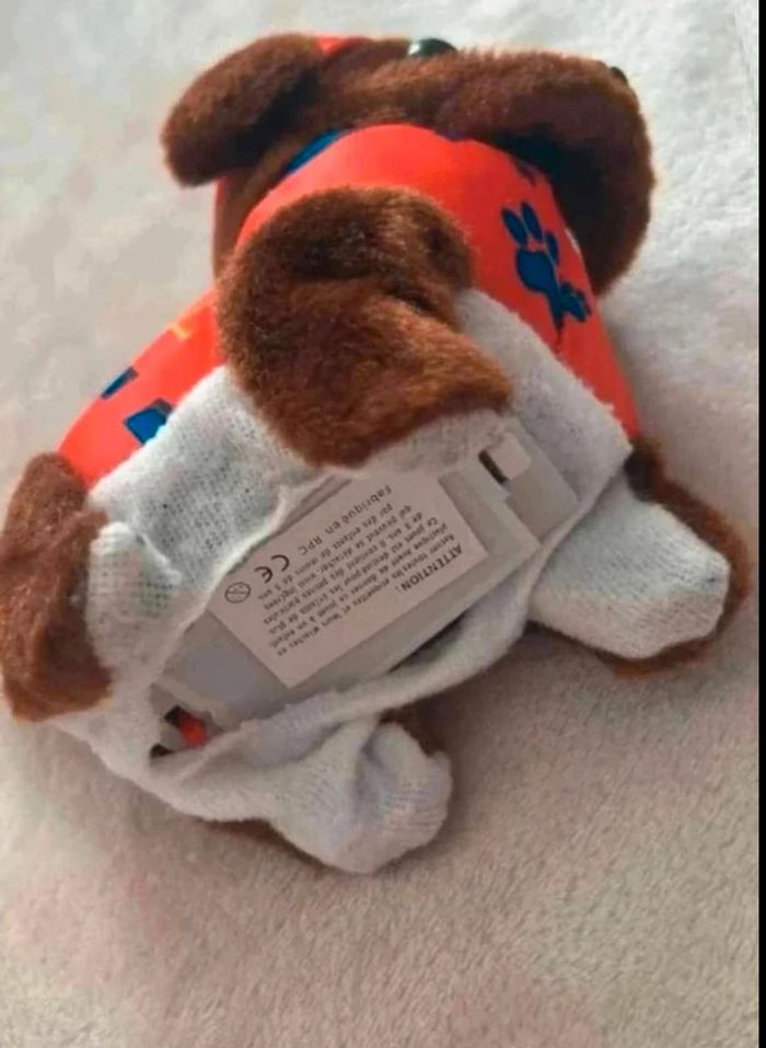 Chien  qui  avance aboie   fais  du  bruits paw patrol - photo numéro 3