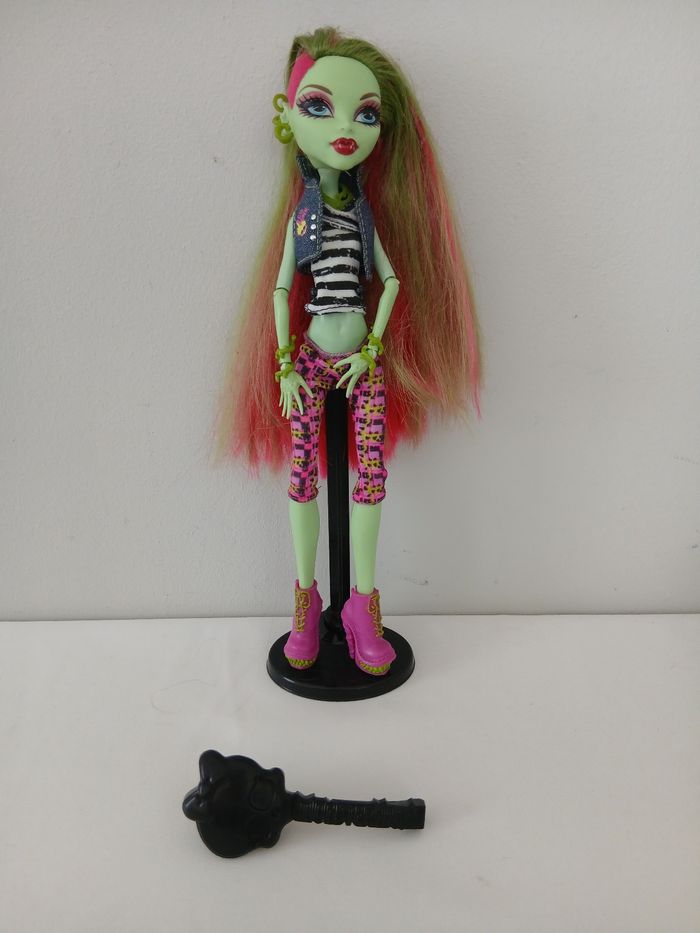 Poupée monster high venus
