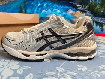 ASICS Gel-Kayano 14  Crème Noire  44