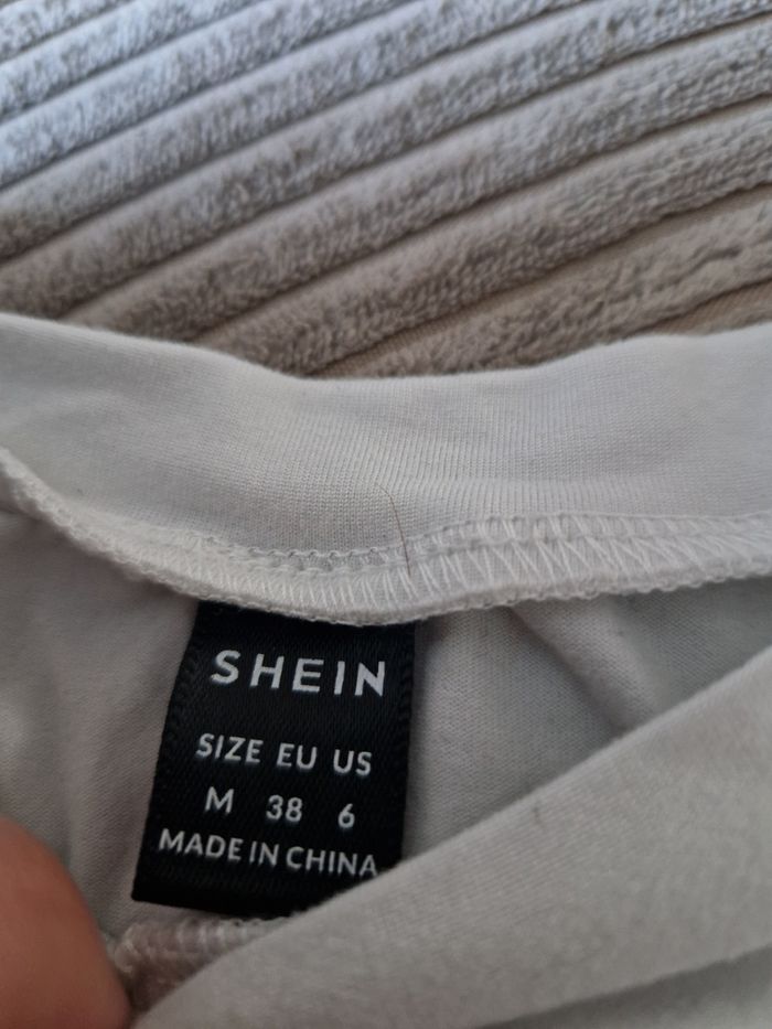 Tee-shirt - photo numéro 2