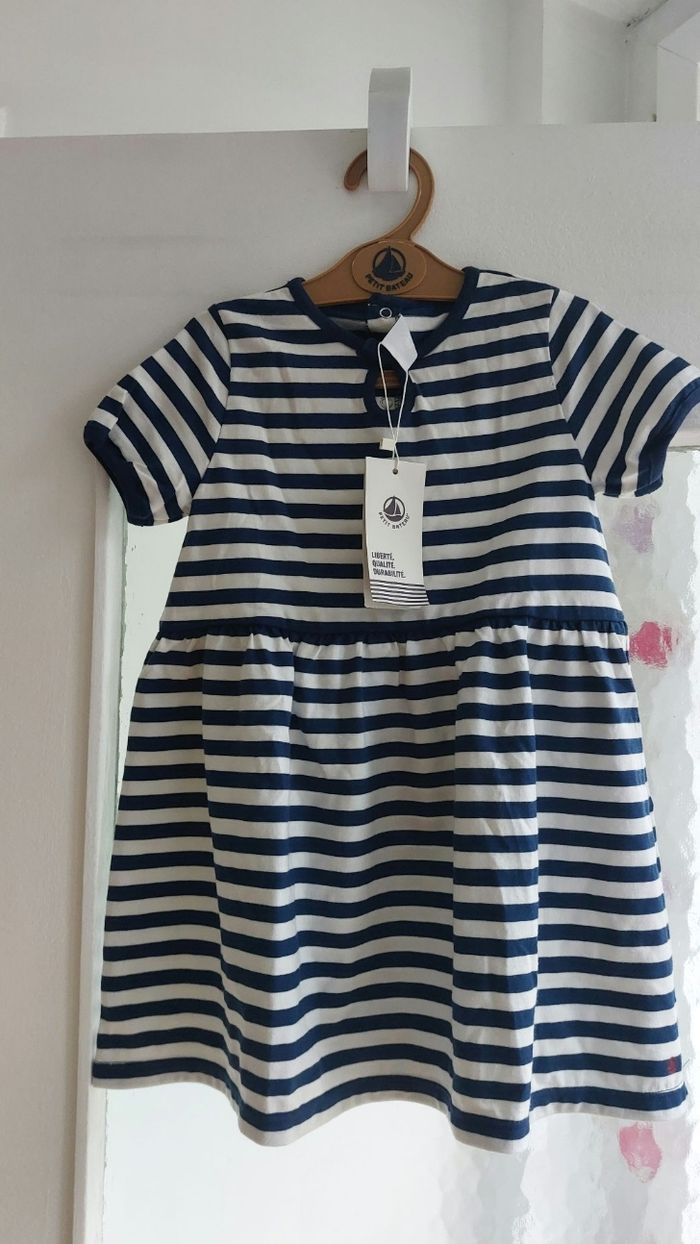Robe petit bateau taille 36 mois neuve