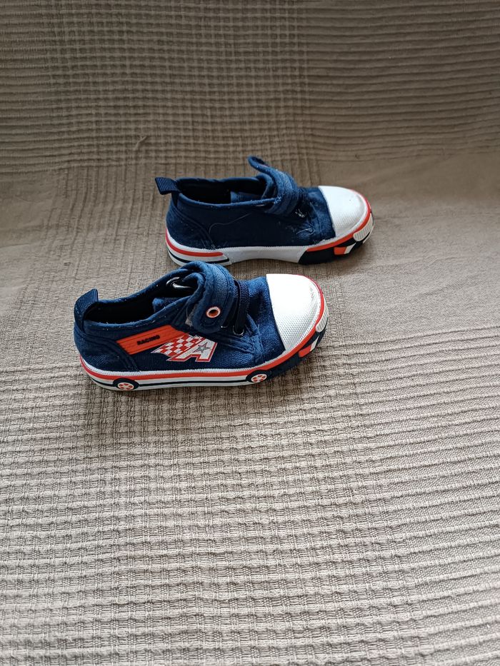 Tennis taille 21 - photo numéro 2