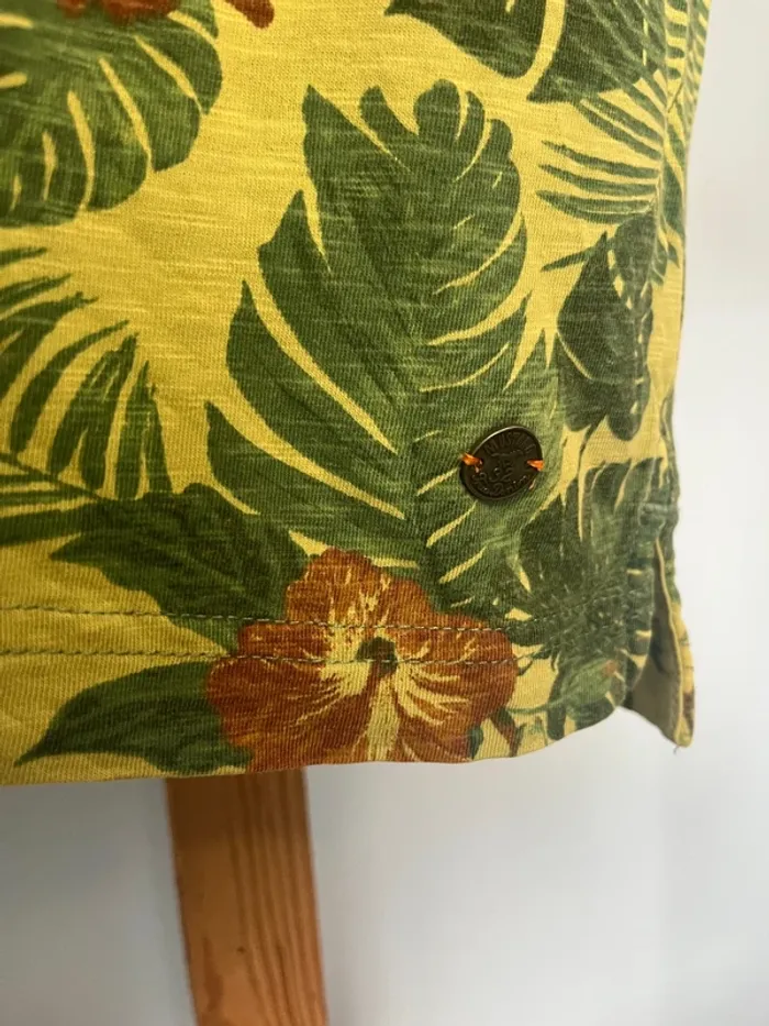 🌿 Polo manches courtes Mustang vert à imprimé feuilles & fleurs – Taille M, 100 % coton - photo numéro 3