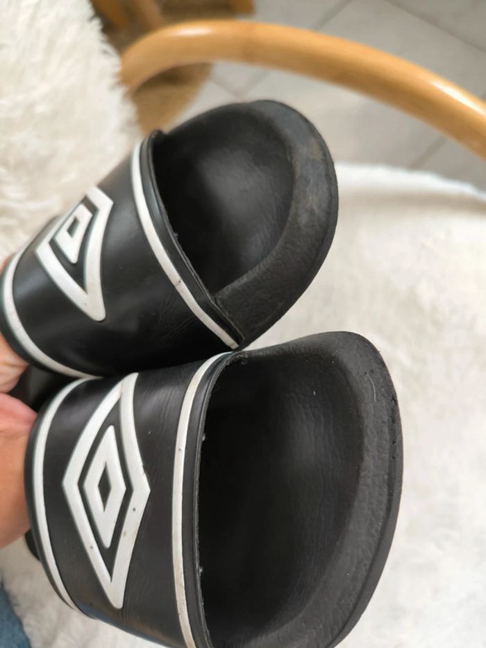 Tong claquettes umbro - photo numéro 4