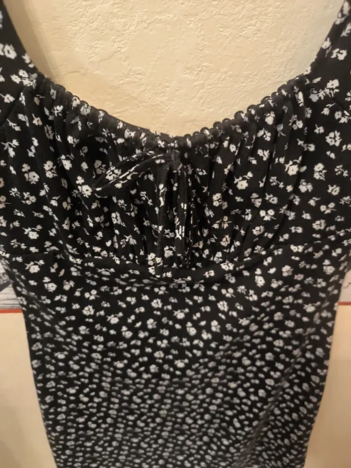 Robe à fleurs - photo numéro 3