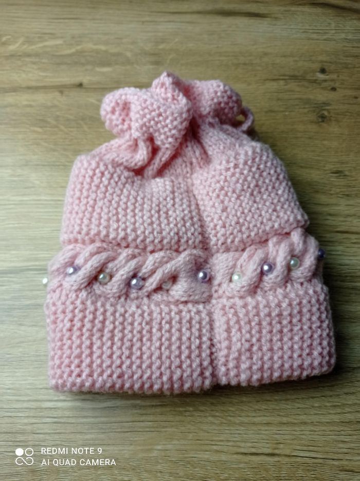 Bonnet fait mains 3/6 mois - photo numéro 2