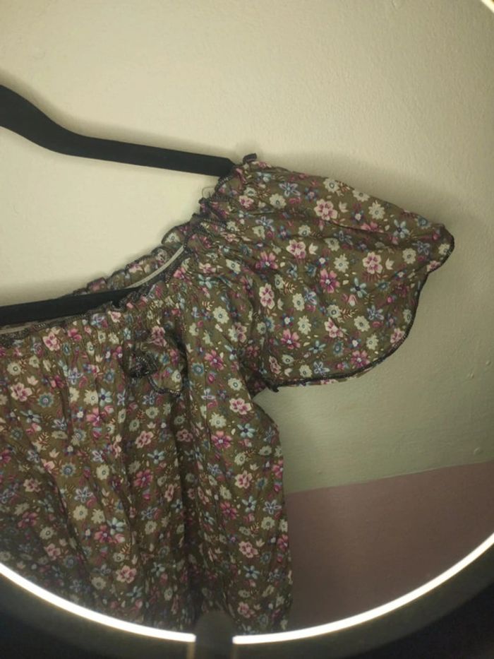 Blouse  femme motif fleuri  taille 42 - photo numéro 2